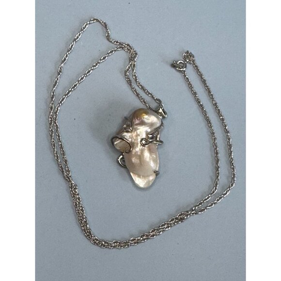 Unique Baroque Pearl Pendant Necklace With 22" Chain - Picture 6 of 8